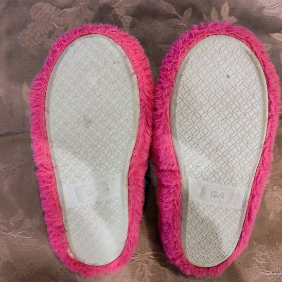 FabKids Pink Fluffy Slippers, Size 13/1, Gently Used - Picture 4 of 4
